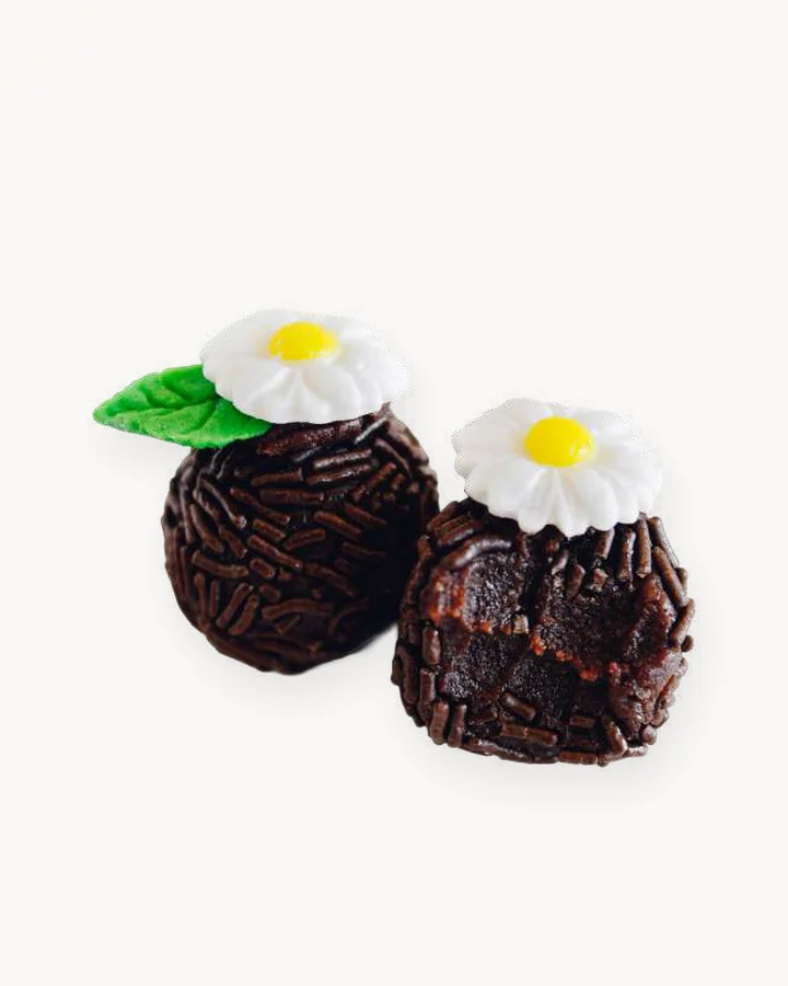 Brigadeiro Meio-Amargo da Salva Doces, doce fino vegano e sem trigo