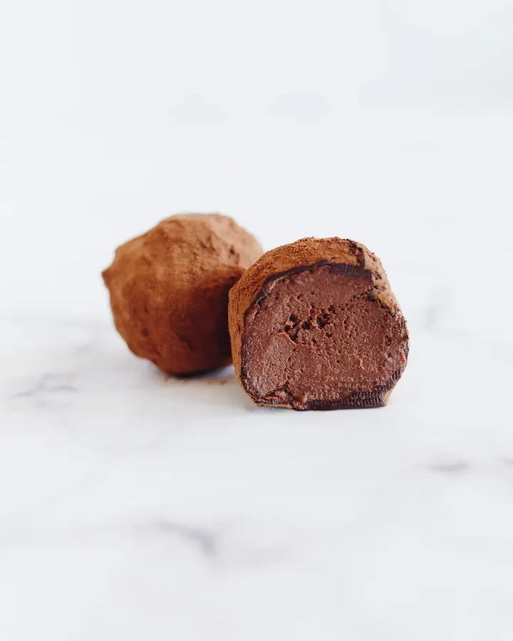 Trufa Negra da Salva Doces, doce fino vegano e sem trigo