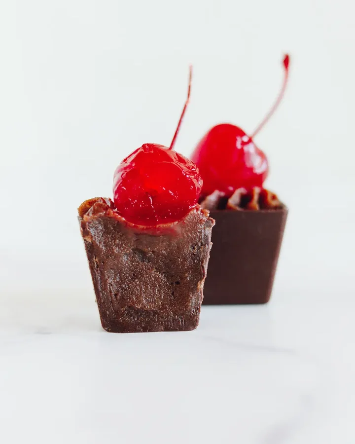 Vasinho de Cereja da Salva Doces, doce fino vegano e sem trigo