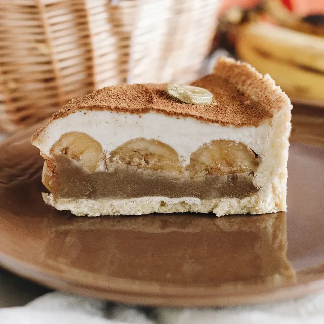 Fatia de Torta Banoffee com banana e chantilly